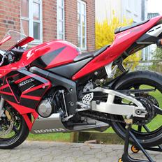 Honda CBR600RR PC37