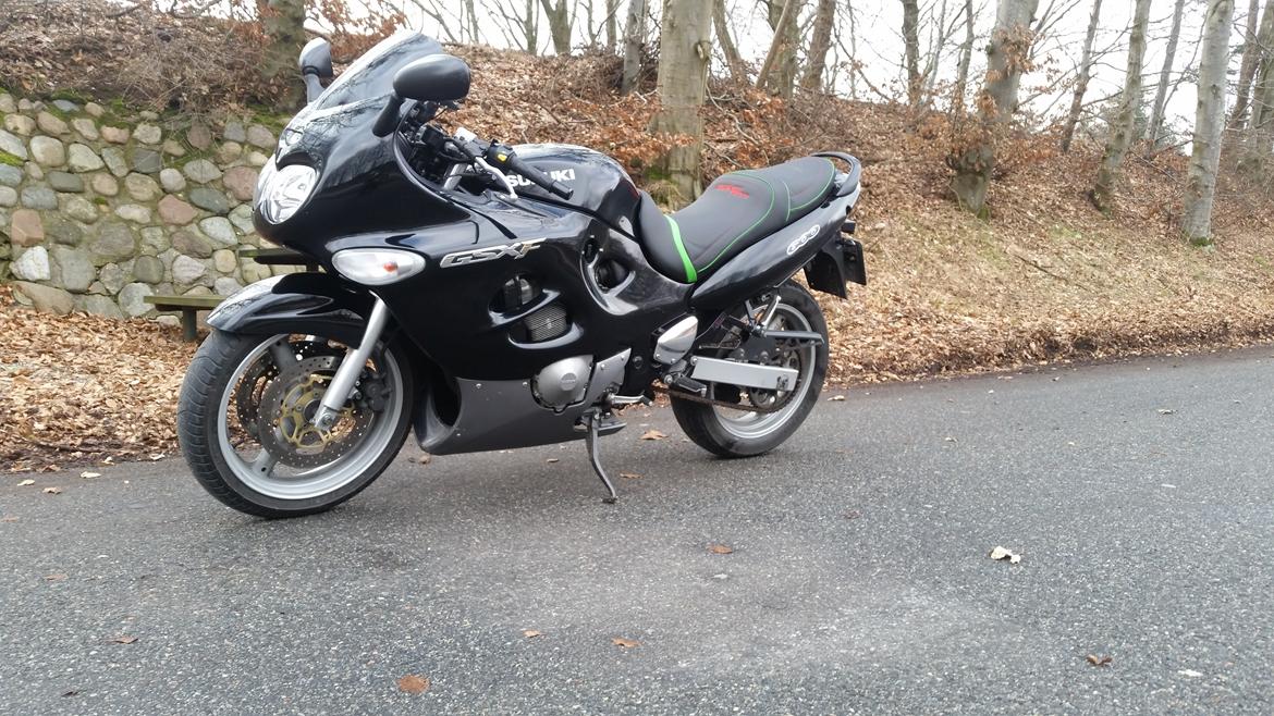 Suzuki GSX 600F billede 1