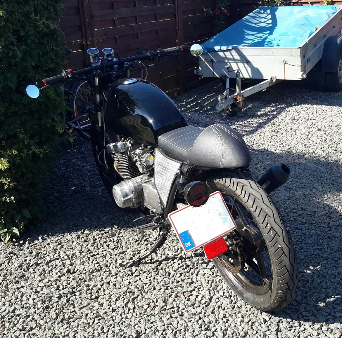 Suzuki GSX 400 F billede 2