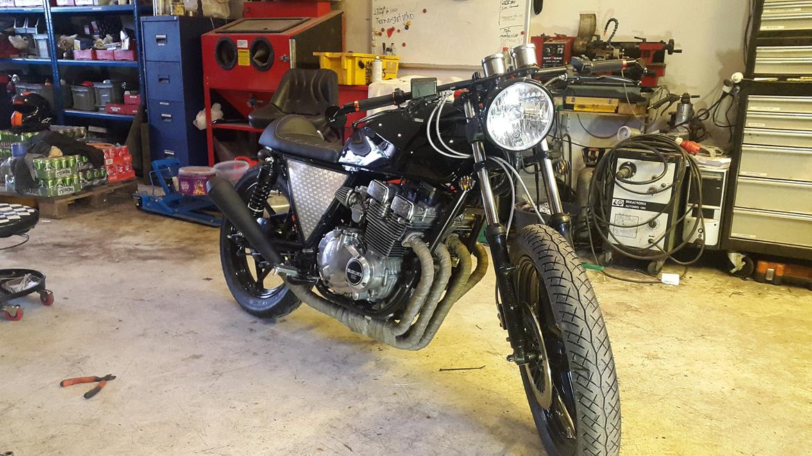 Suzuki GSX 400 F billede 5