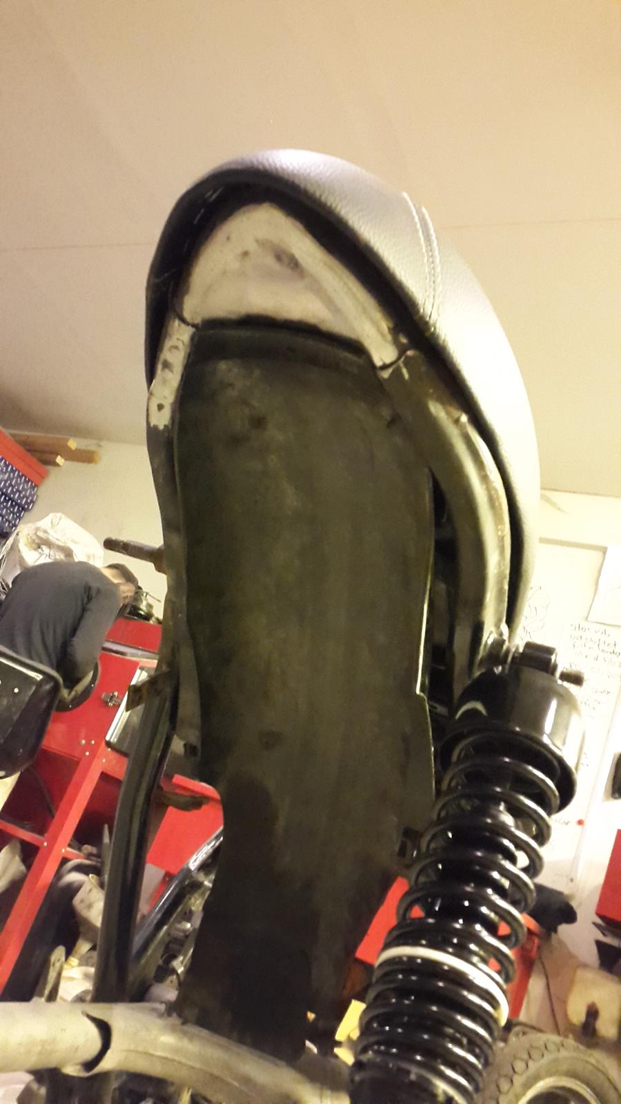 Suzuki GSX 400 F billede 9