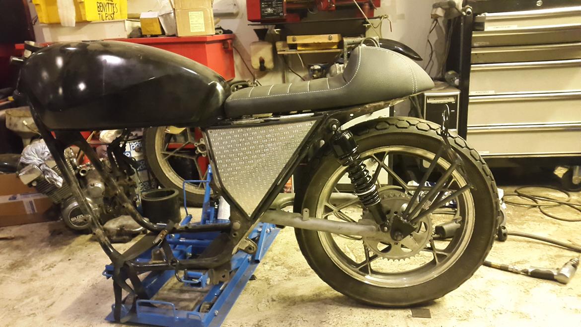 Suzuki GSX 400 F billede 12