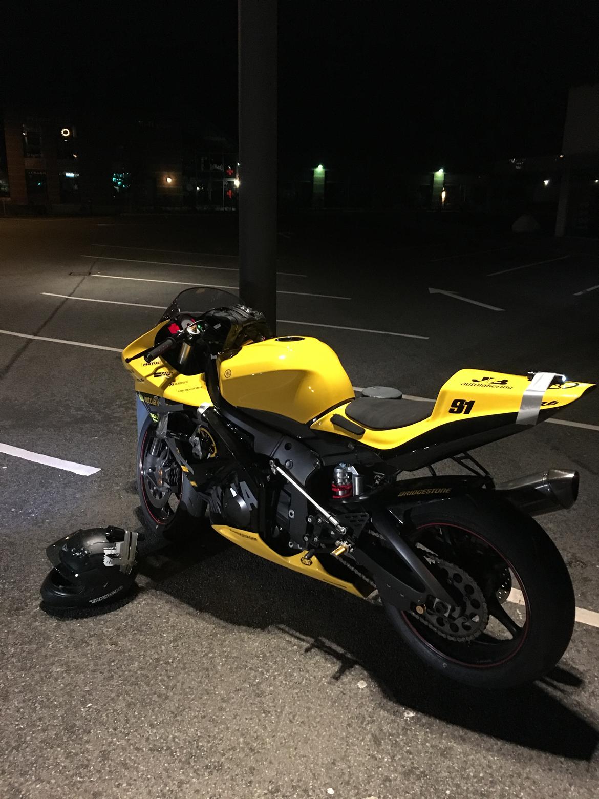 Yamaha R6 billede 3