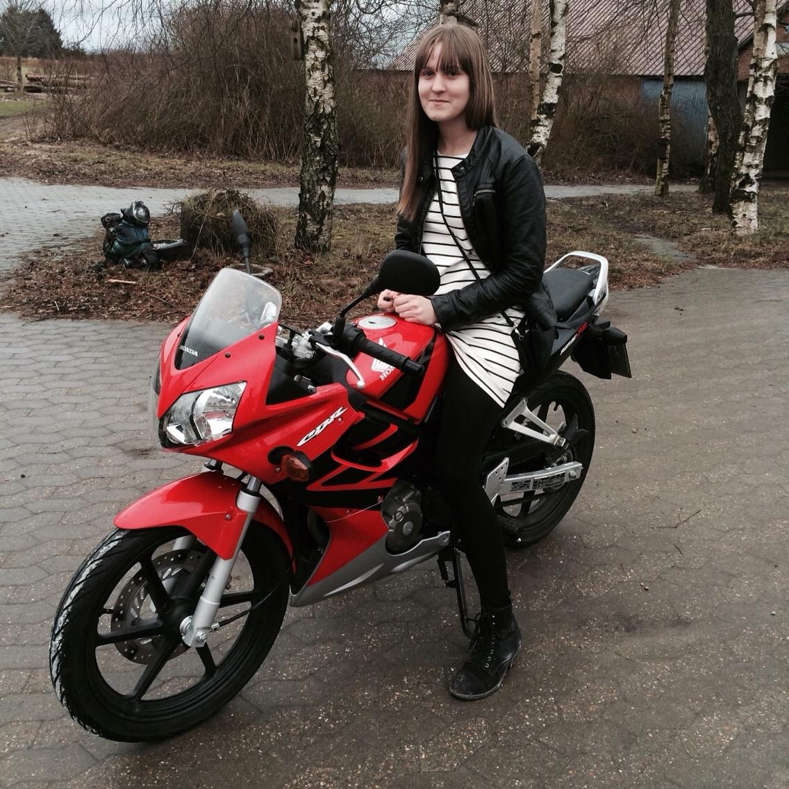 Honda CBR 125R billede 1