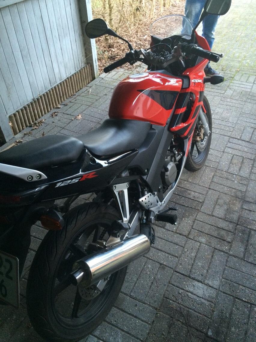 Honda CBR 125R billede 3