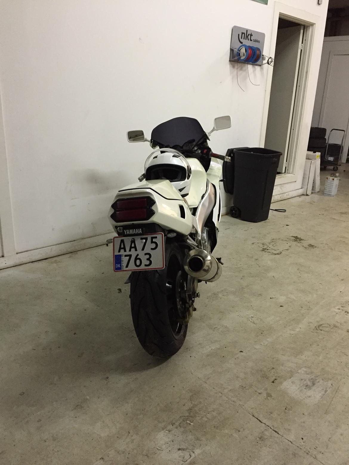 Yamaha YZF 750 R billede 4