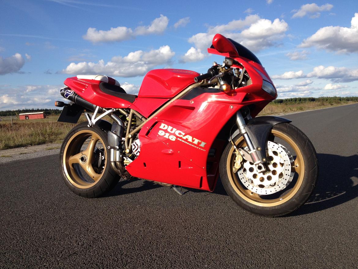 Ducati 916 Biposto - Den gamle landingsbane i Grove ved Karup - dejligt sted... billede 5