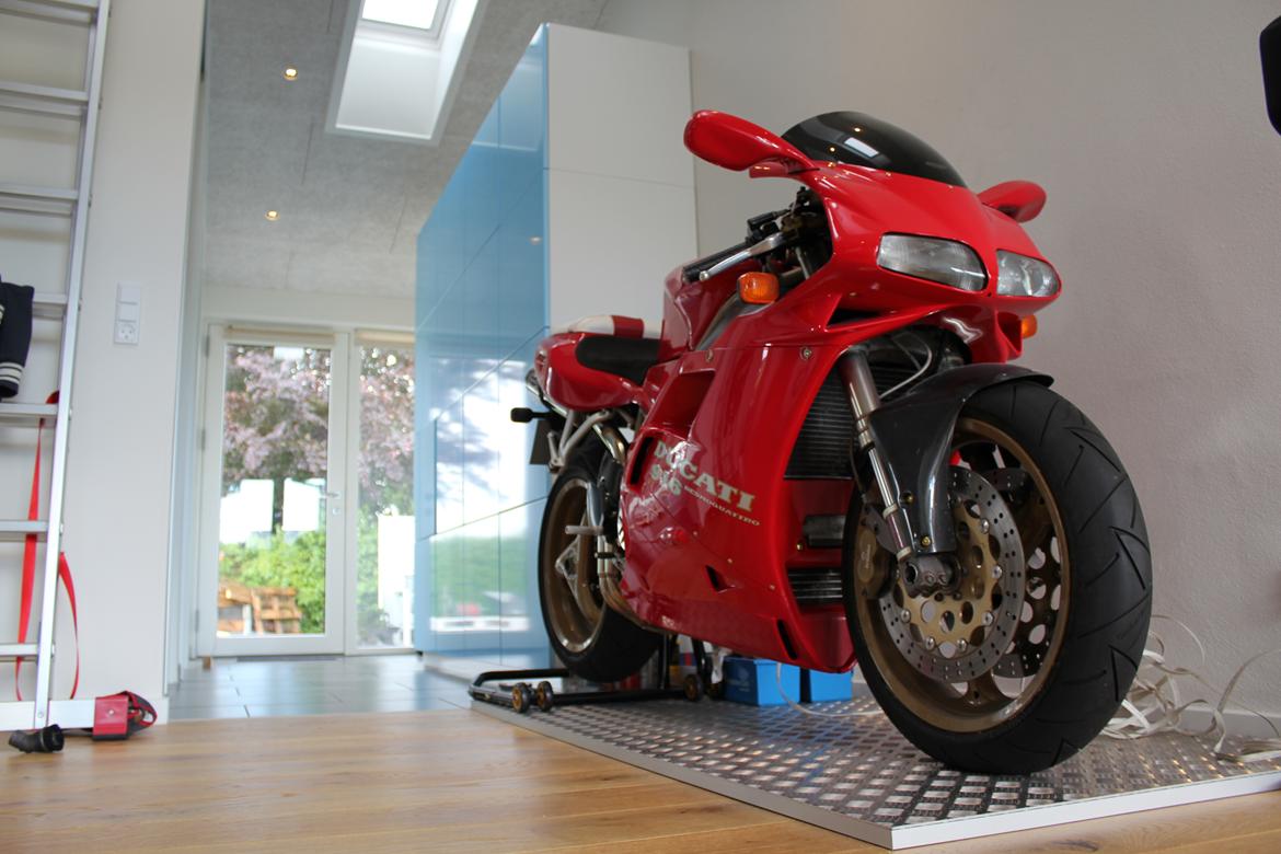 Ducati 916 Biposto - Sommeropbevaring - dengang uden nummerplade billede 4