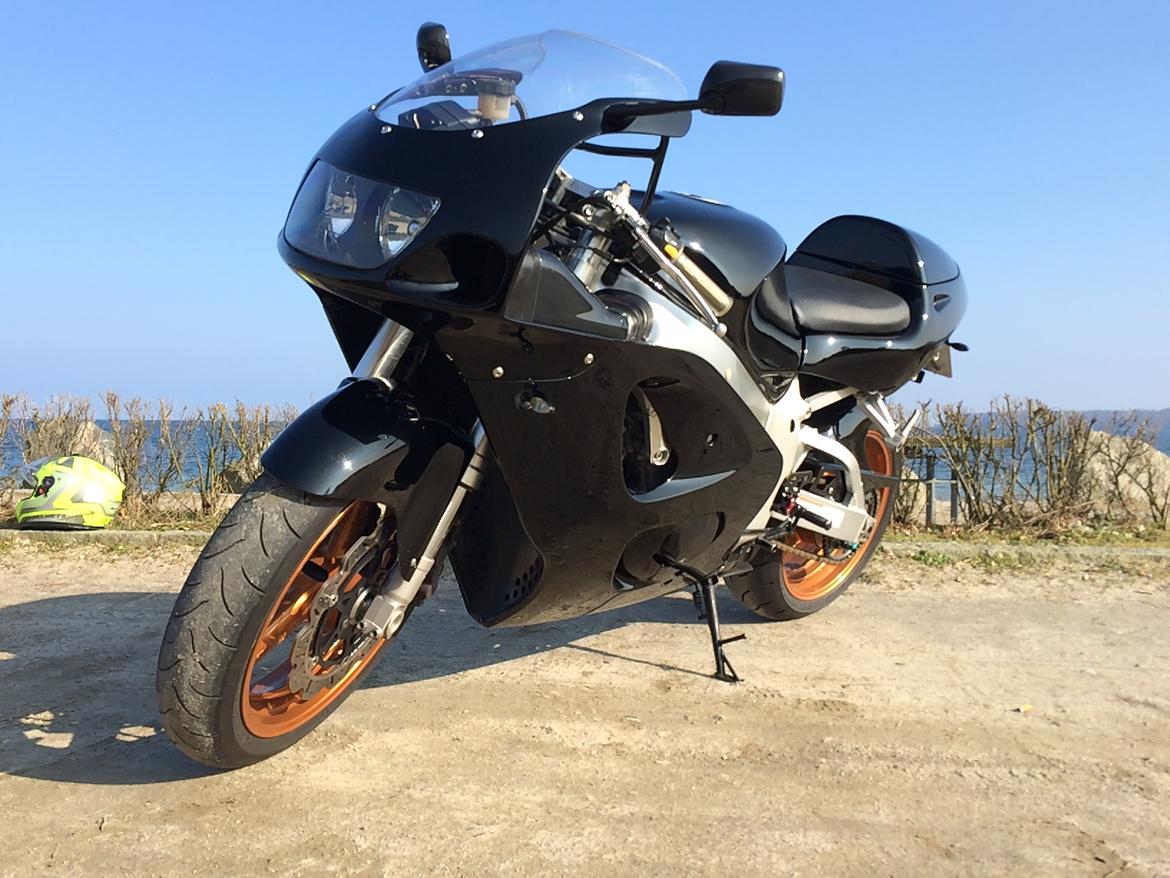 Suzuki GSX-R 750 750WT SRAD billede 8