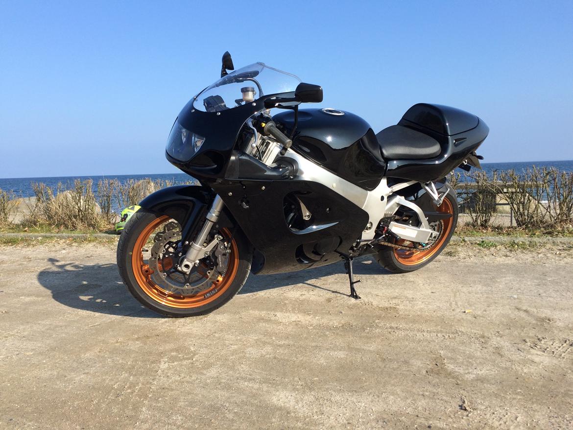Suzuki GSX-R 750 750WT SRAD billede 14