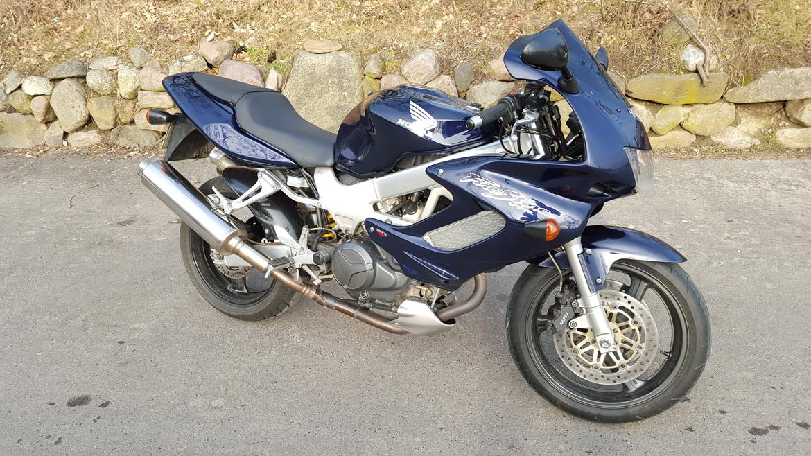 Honda VTR1000 Firestorm billede 1