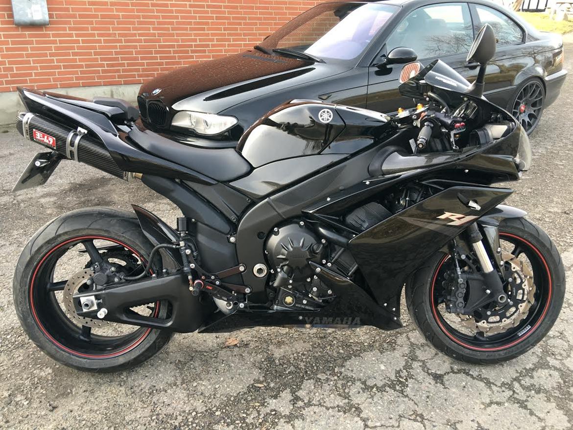 Yamaha YZF R1 billede 1