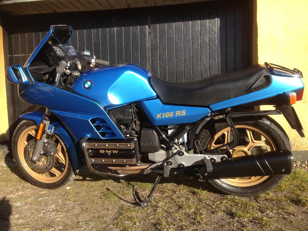 BMW K100 RS - Motordæksler lige monteret efter pulverlakering billede 4