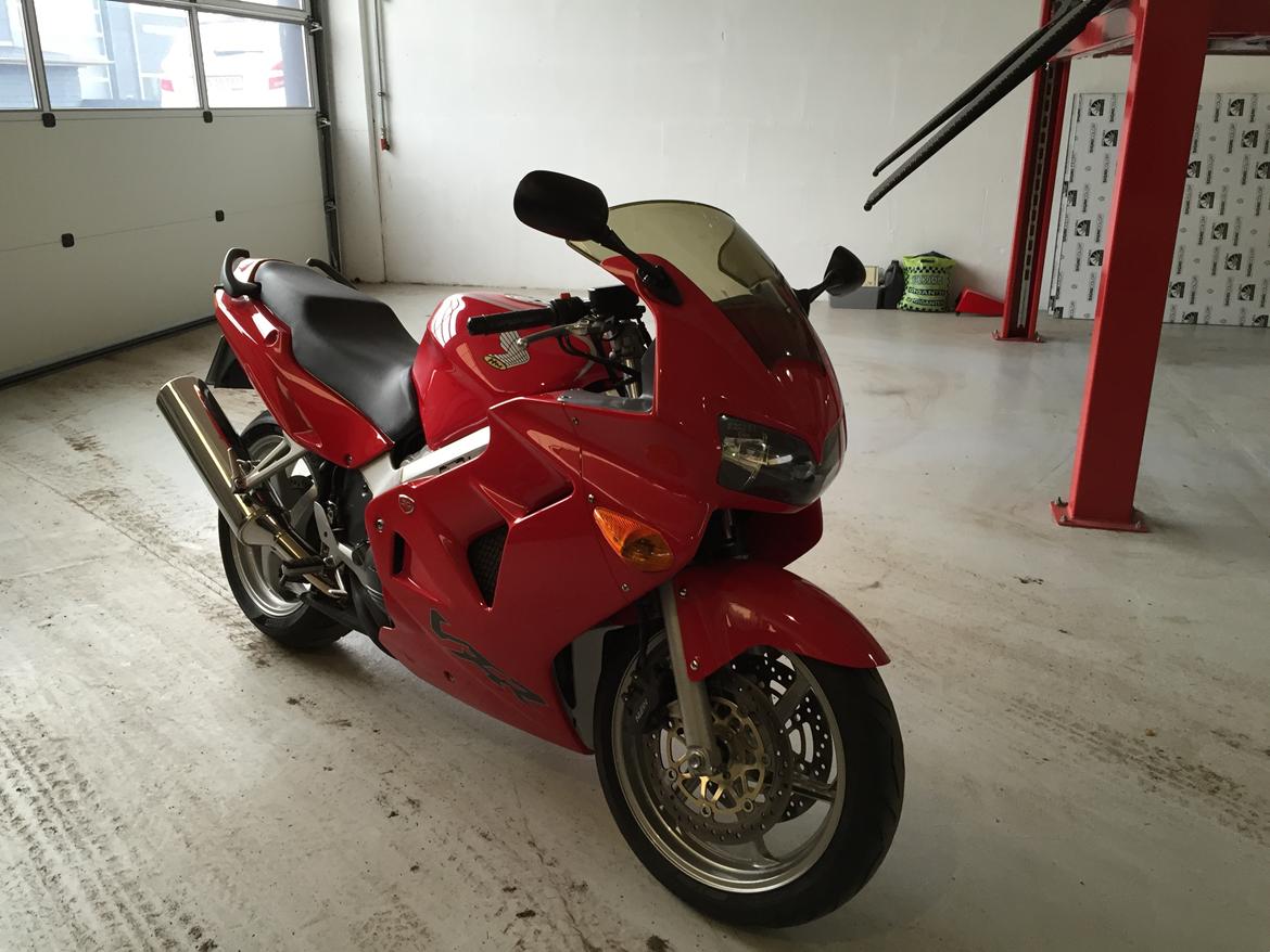 Honda VFR800 fi (SOLGT) billede 2