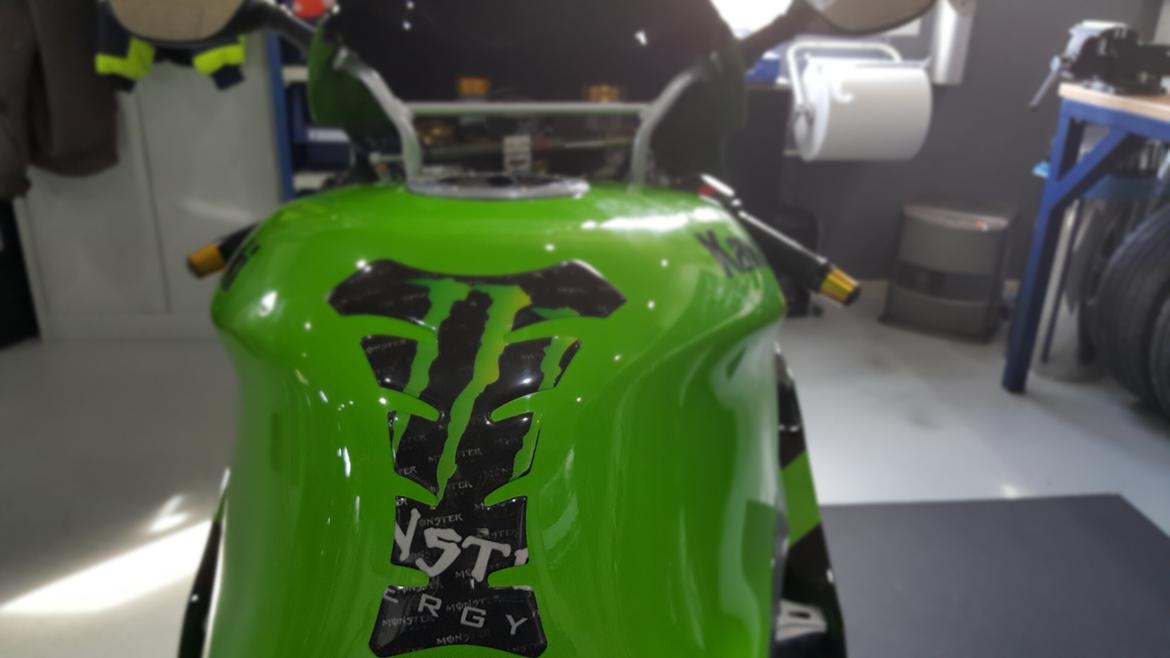 Kawasaki ZX7R (SOLGT) billede 11