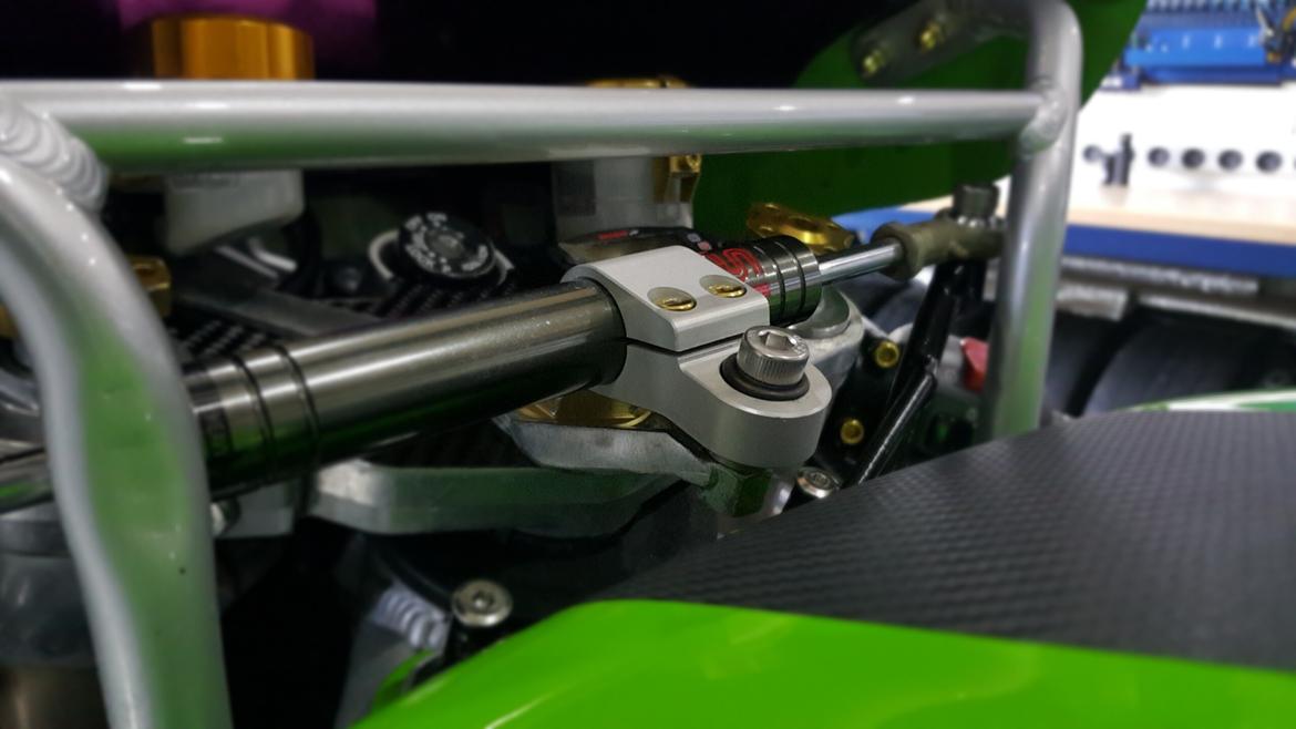 Kawasaki ZX7R (SOLGT) - LSL Styredæmper billede 12