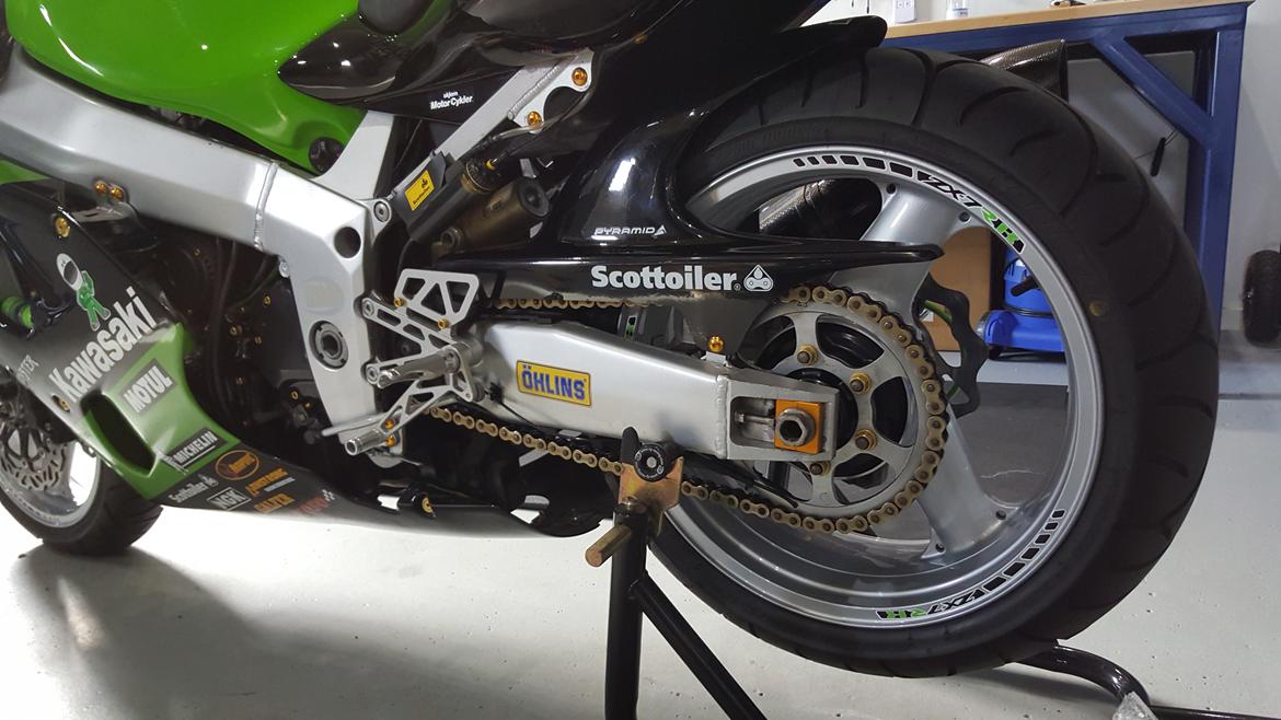 Kawasaki ZX7R (SOLGT) - Scotoiler (Automatisk smøring af Kæde). billede 16