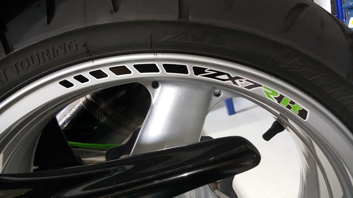 Kawasaki ZX7R (SOLGT) billede 17