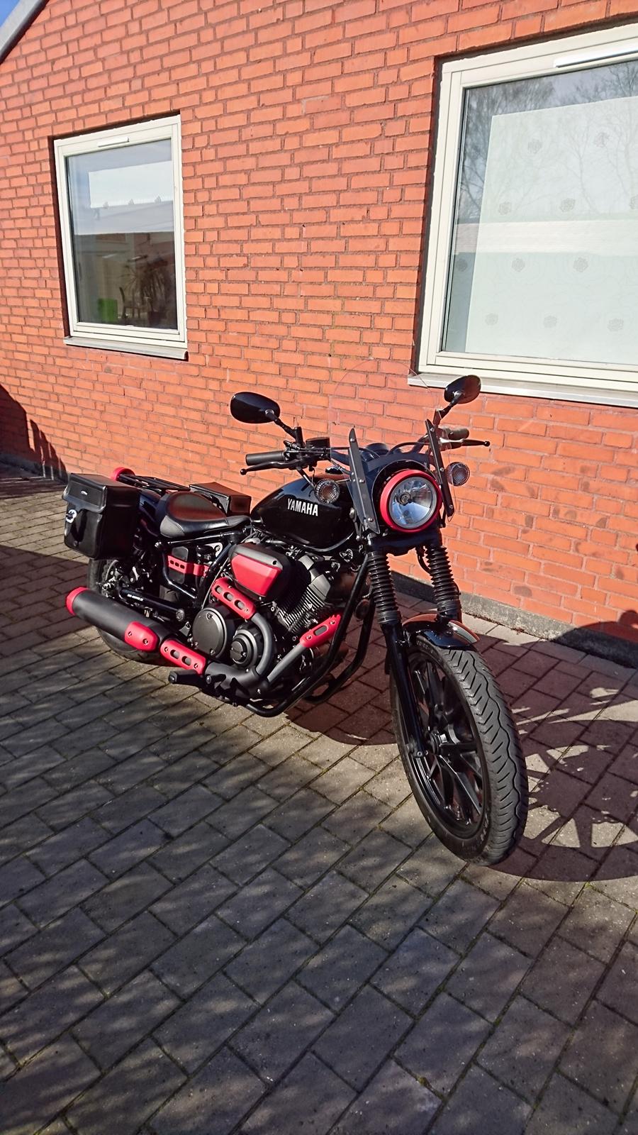 Yamaha XV950 Bolt (solgt) -  Sæson 2016, lidt farve skulle der til, jeg er vist til rødt :-) billede 2