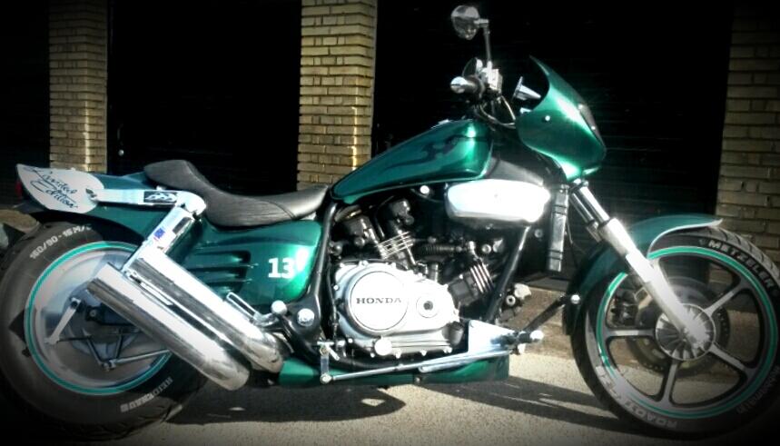 Honda VF700c SuperMagna billede 16