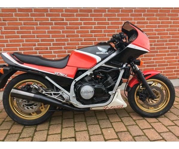 Honda VF 750 F ( interceptor) billede 1