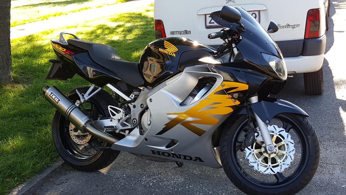 Honda CBR 600 f4 (solgt) billede 10