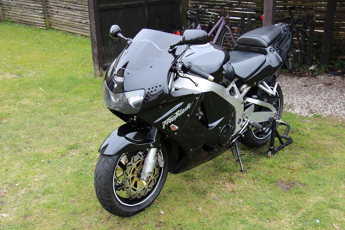 Honda CBR 900 RR Fireblade billede 2