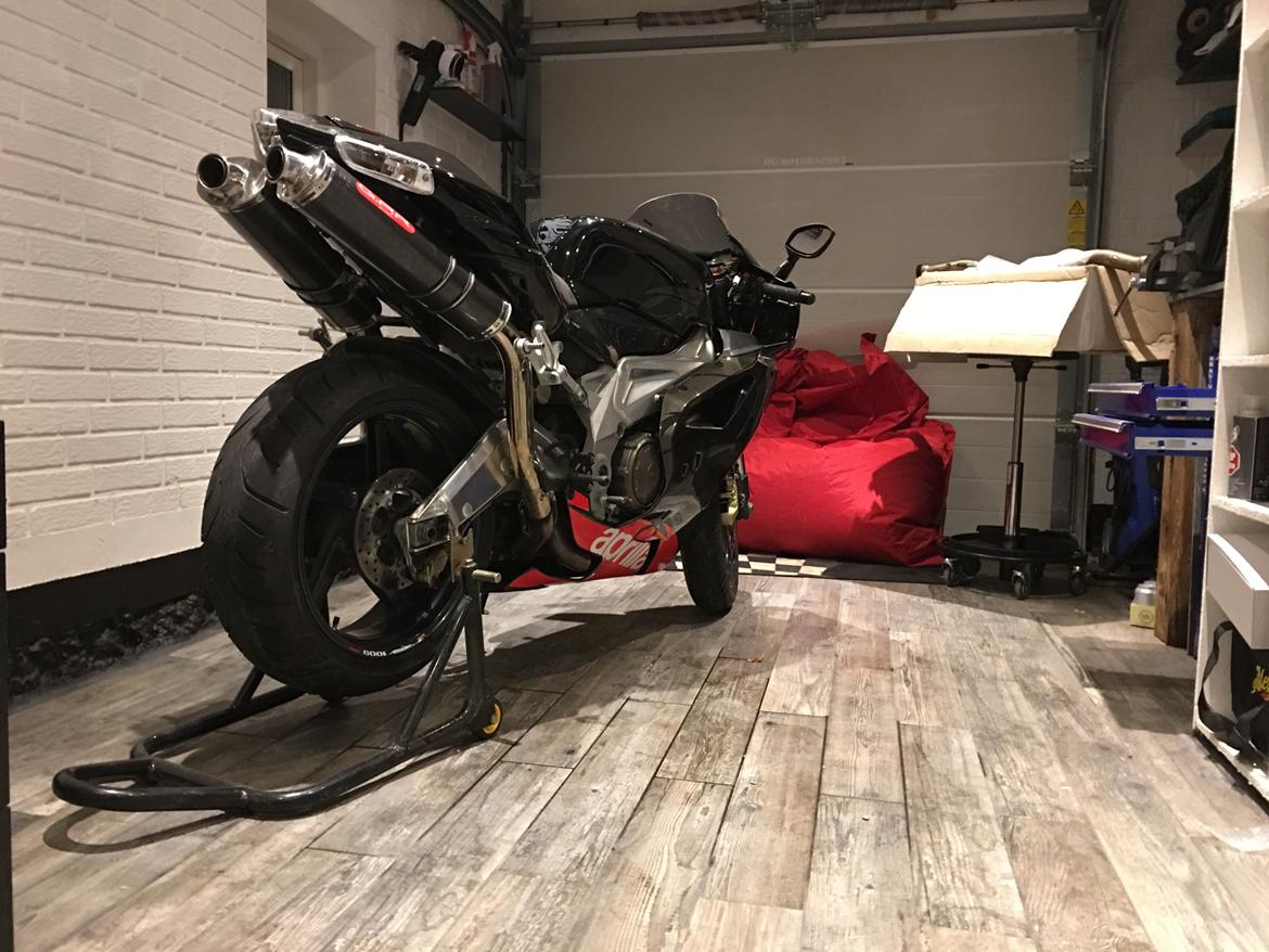 Aprilia RSV 1000 billede 10