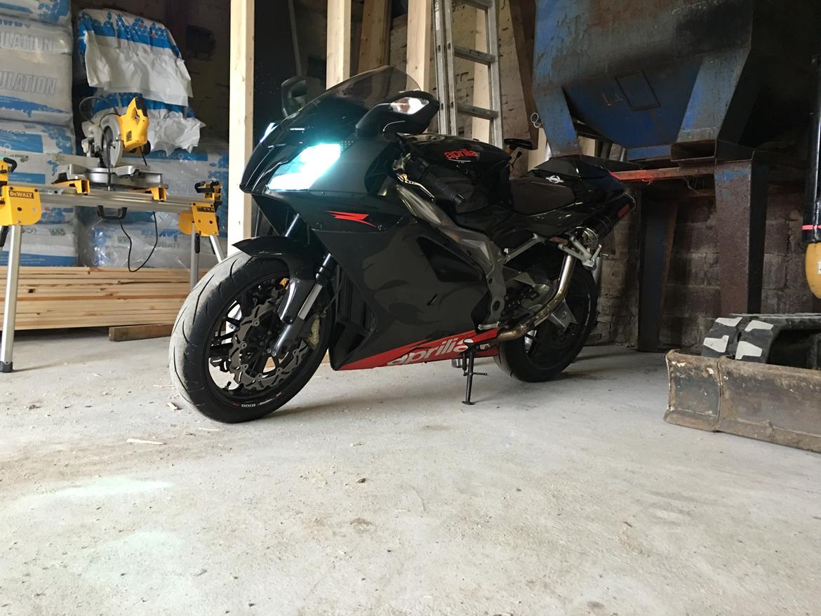 Aprilia RSV 1000 billede 11