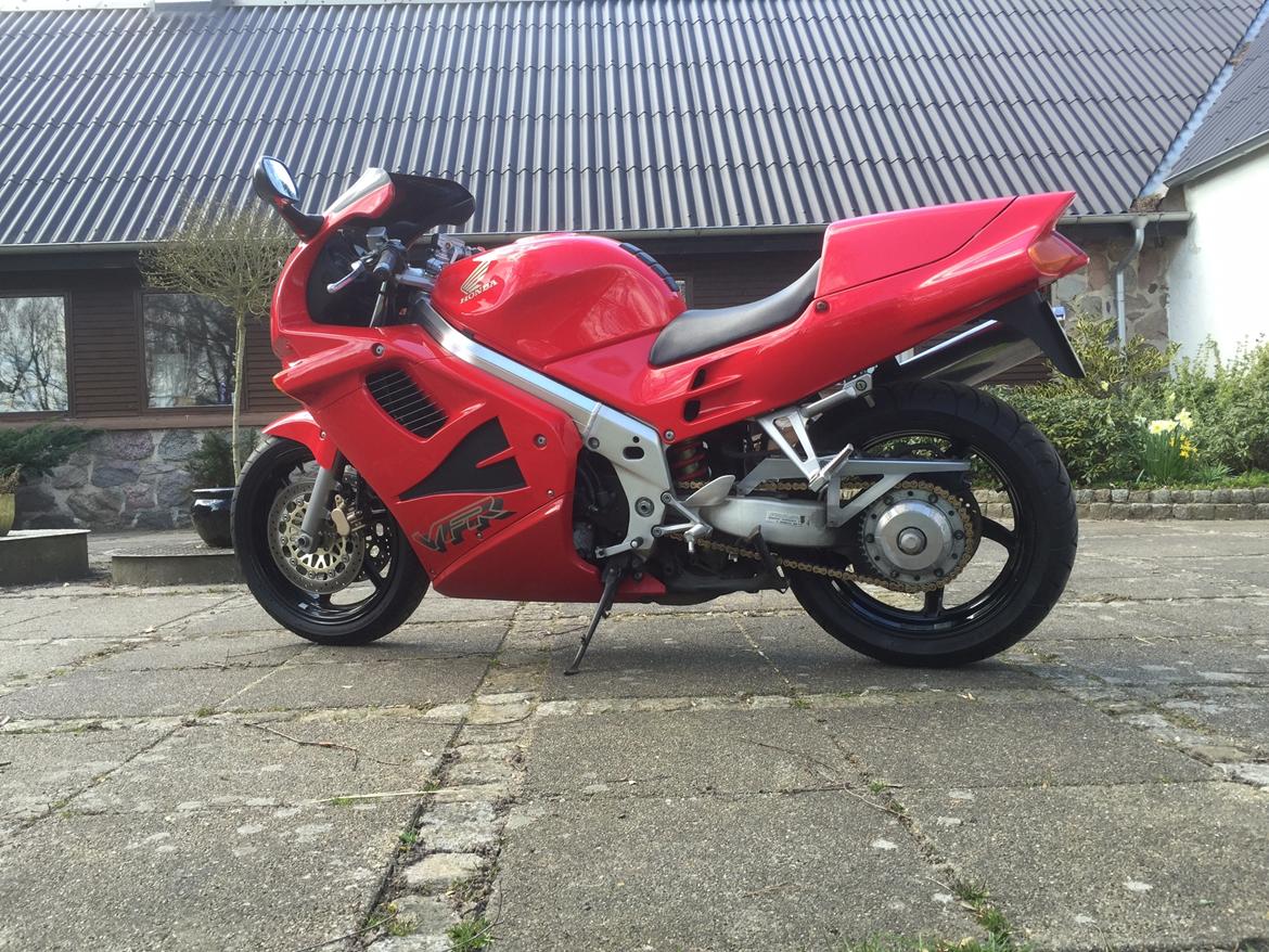 Honda VFR 750 rc36 II *SOLGT* billede 4