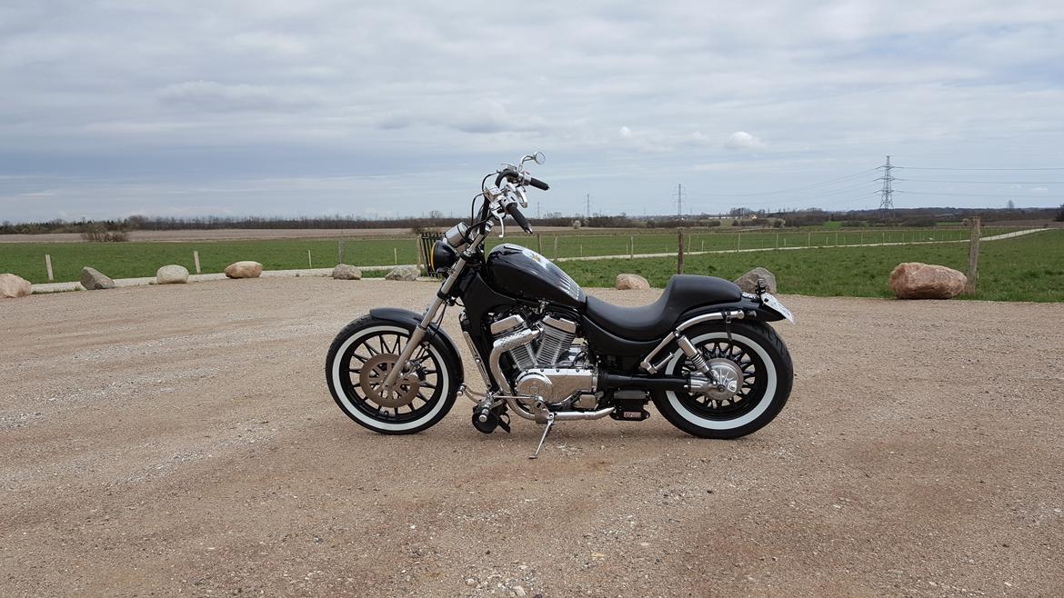 Suzuki Vs 700 Intruder  SOLGT ! billede 1