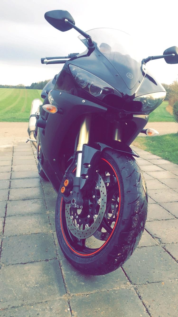 Yamaha R6 billede 3