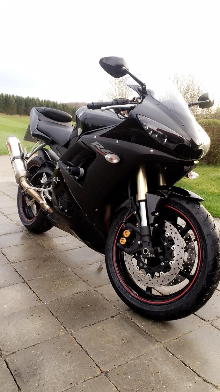 Yamaha R6 billede 1