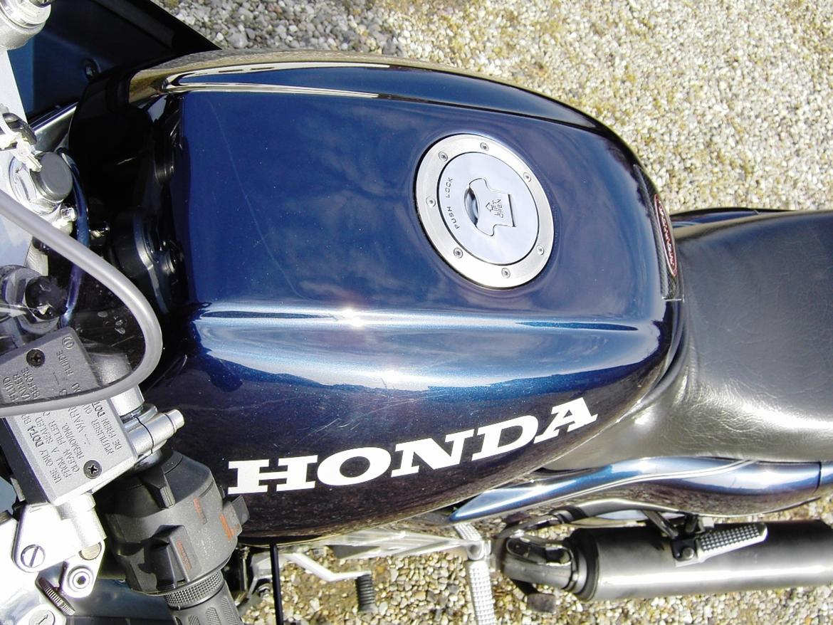 Honda VFR 750 F billede 15