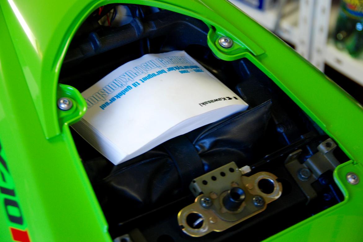 Kawasaki ZX10R - Som ny... billede 12