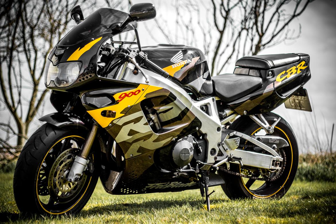 Honda CBR 900 RR Fireblade billede 2