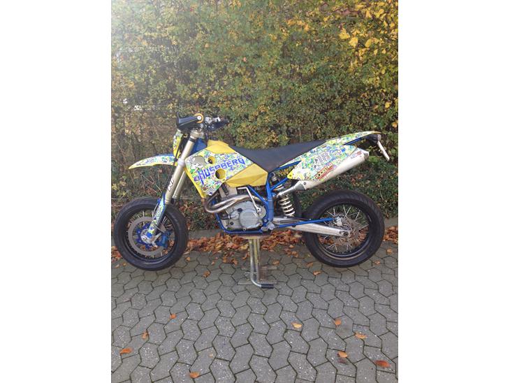 {{currentPhoto.altText}} billede {{currentPhoto.number}}