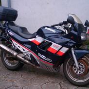 Suzuki GSX F