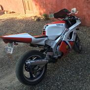 Yamaha FZR 400rr