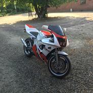 Yamaha FZR 400rr