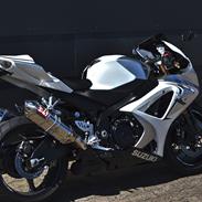 Suzuki GSXR 1000 K8