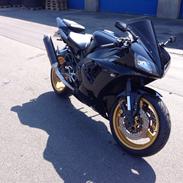 Yamaha R1