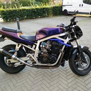 Suzuki GSXR  (7/11) ;)