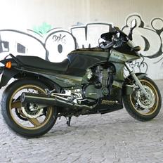Kawasaki GPz 900R NINJA