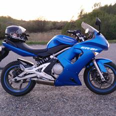 Kawasaki er6f