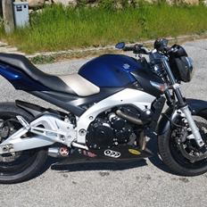 Suzuki gsr 600