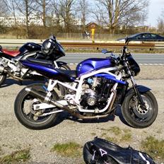 Suzuki GSXR  (7/11) ;)