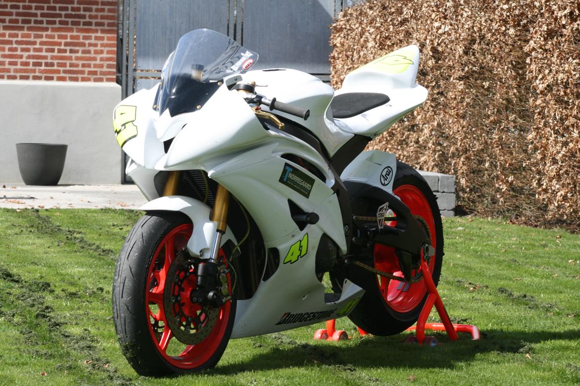 Yamaha R6 billede 7