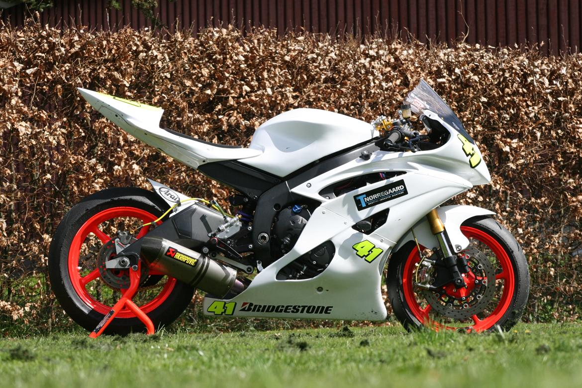 Yamaha R6 billede 10