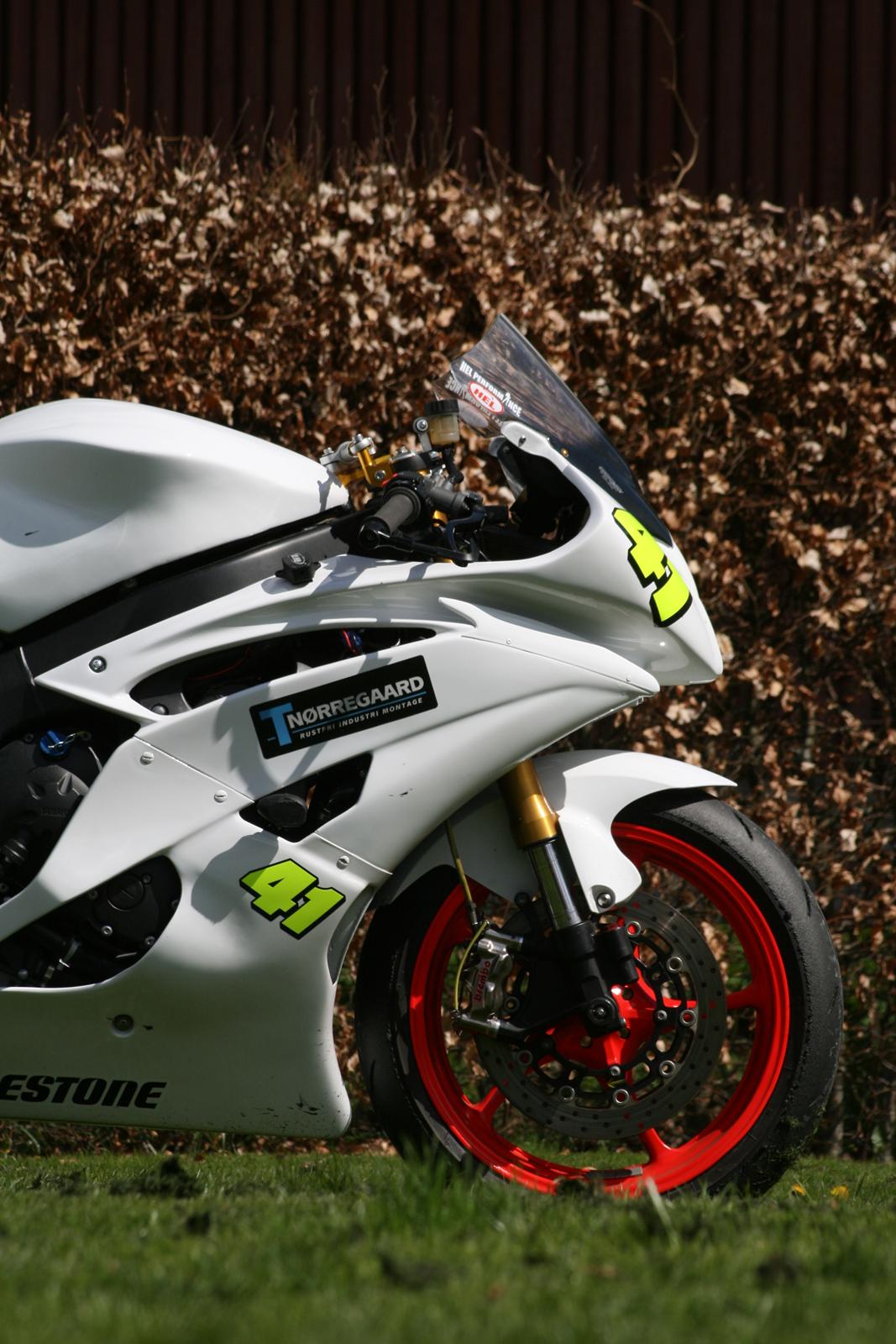 Yamaha R6 billede 11